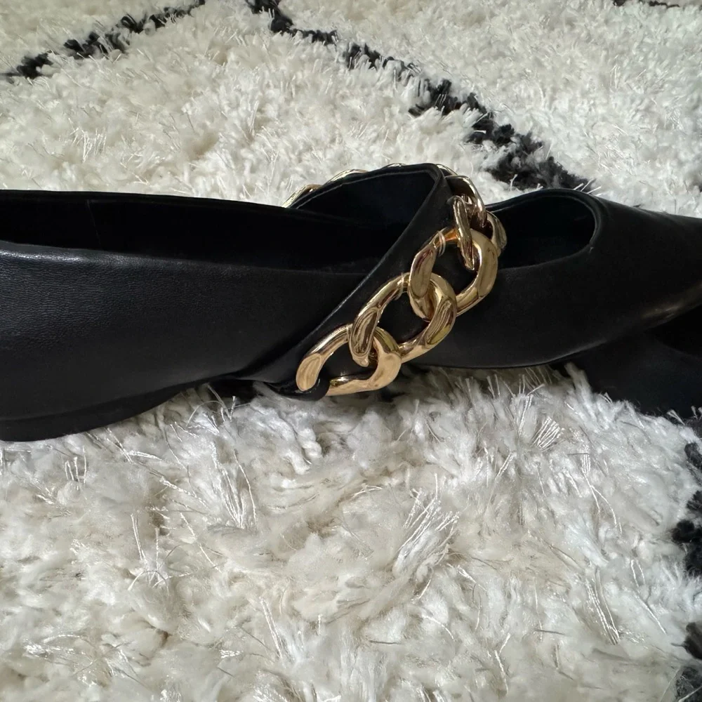 New Zara Black Chain-Embellished Flats - Picture 4 of 4